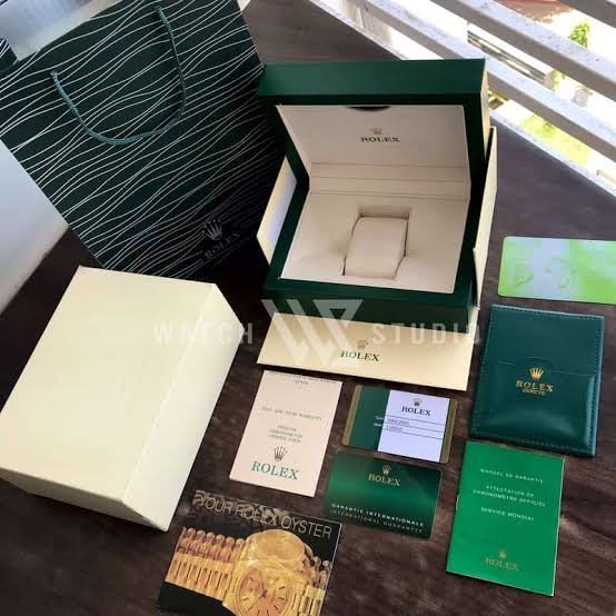 ROLEX OYSTER PERPETUAL YACH MASTER (GOLDEN/BLACK) WATCH