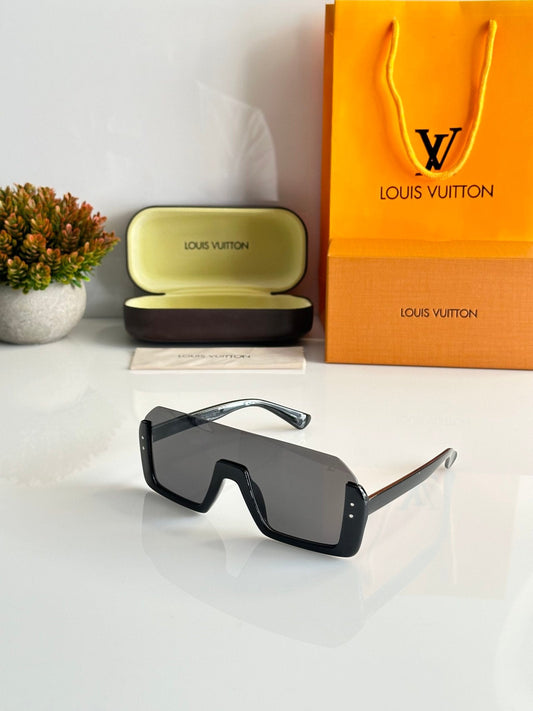 Louis_Vuitton_8541_Black