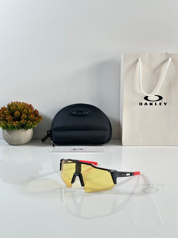 Oakley_668_Black_Yellow