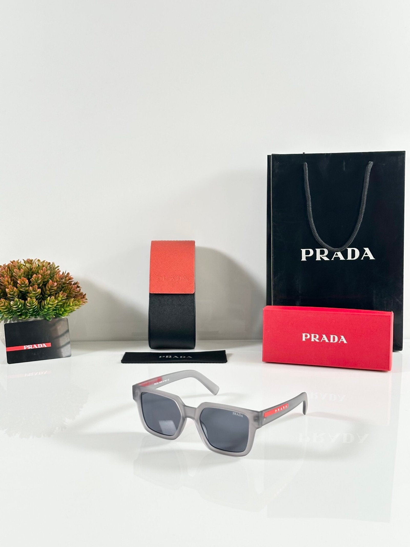 Prada_8720_Grey_Black