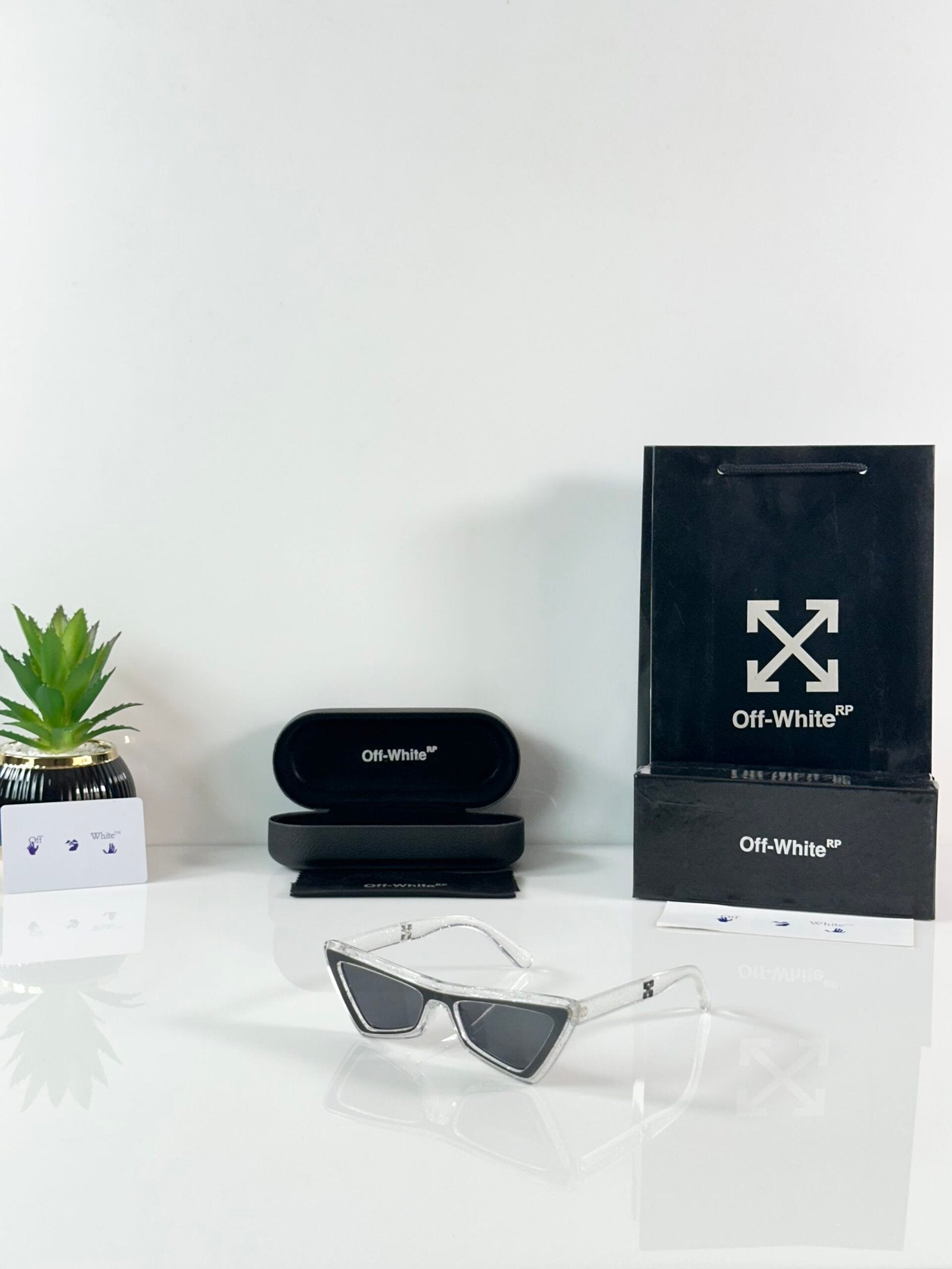 Off_White_88993_Water_Black