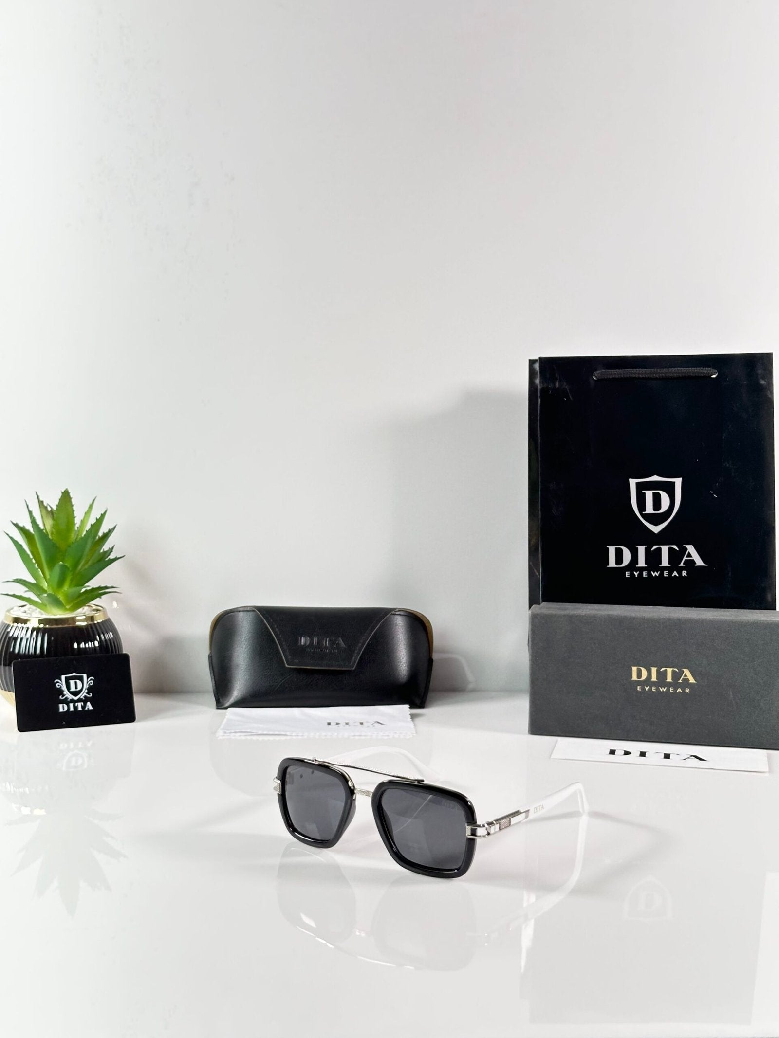 Dita 335 Black White