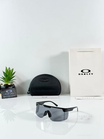 Oakley_9957_Black
