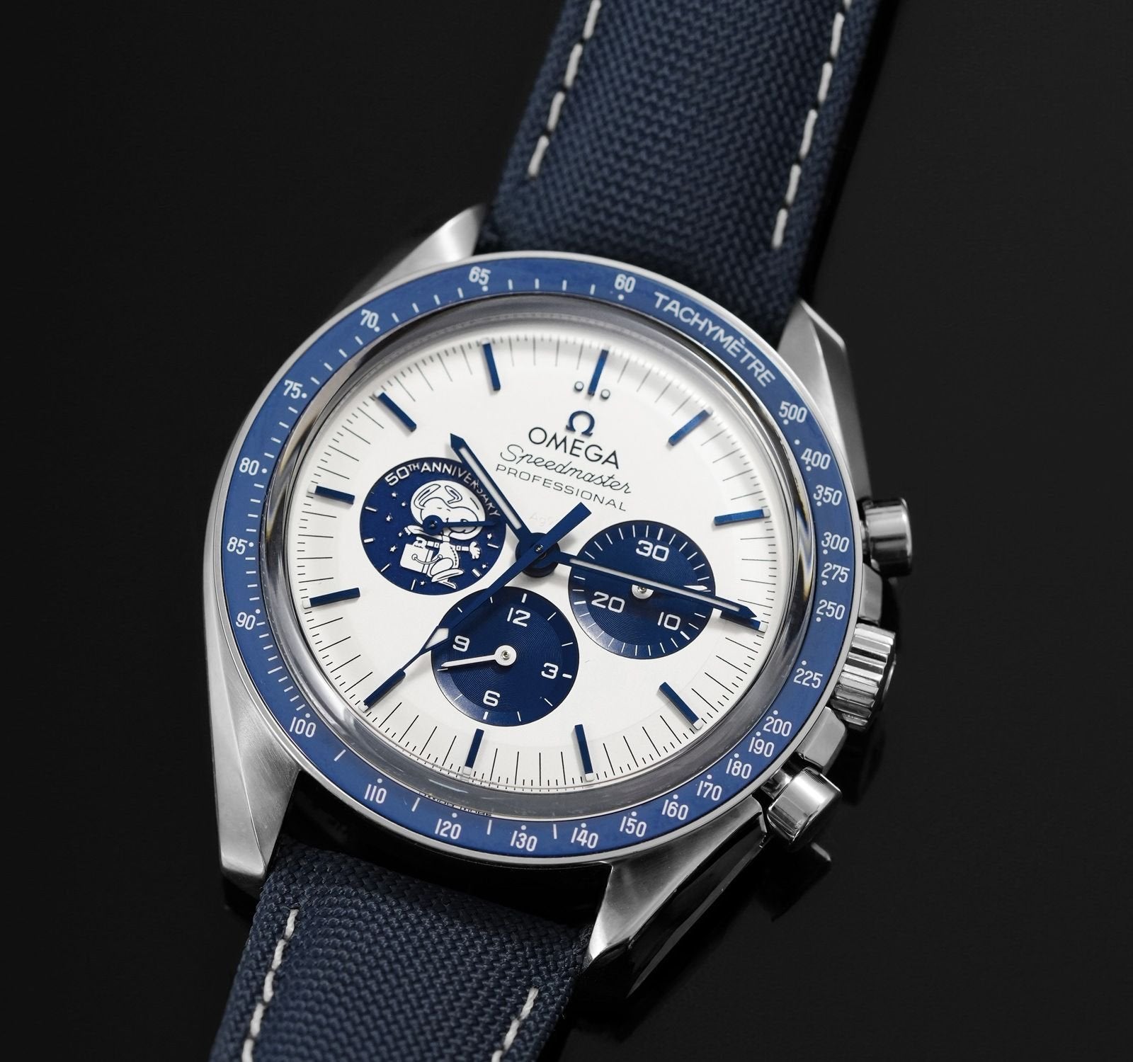 Omeg_a speedmaster Snoopy 50Th Anniversary